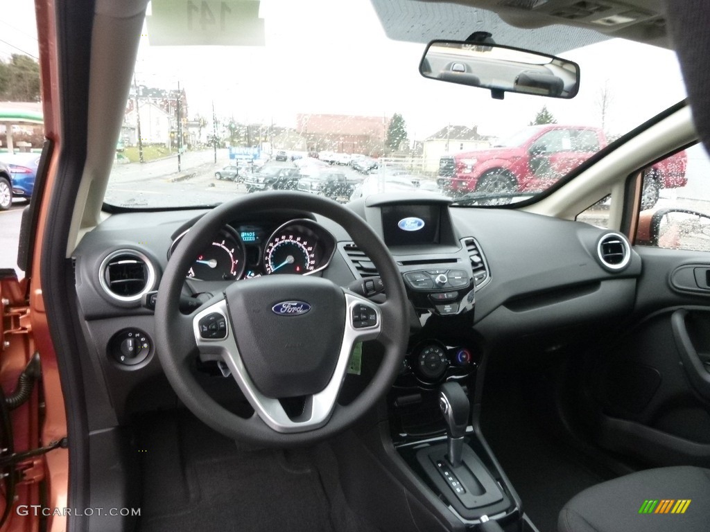 2017 Ford Fiesta SE Sedan Charcoal Black Dashboard Photo #118191401