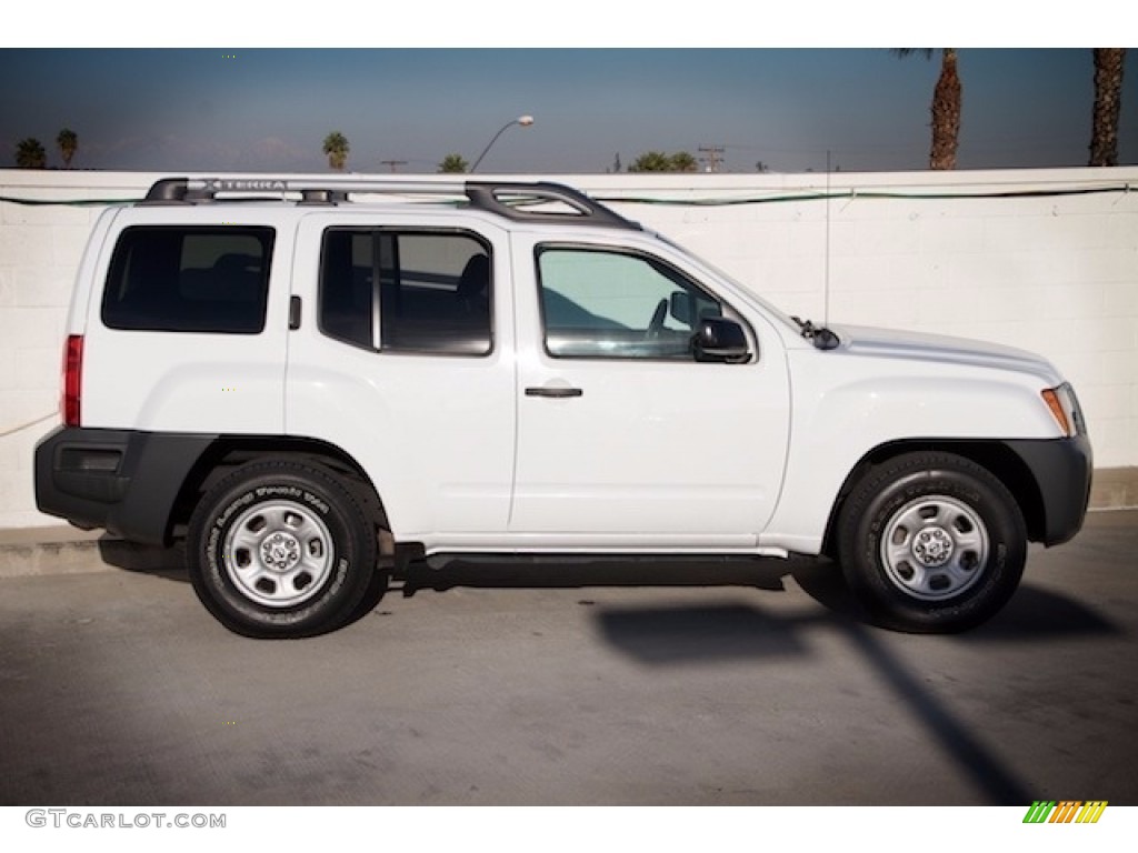 2012 Xterra X - Avalanche White / Gray photo #8