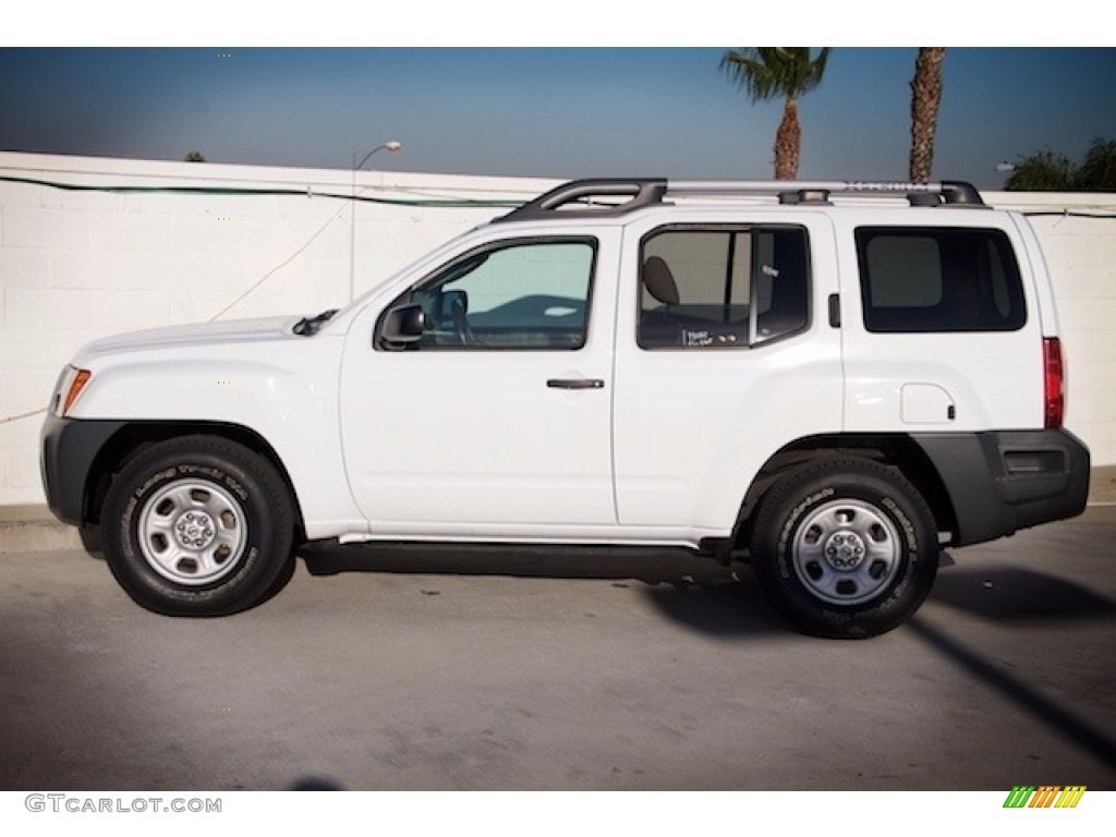 2012 Xterra X - Avalanche White / Gray photo #10