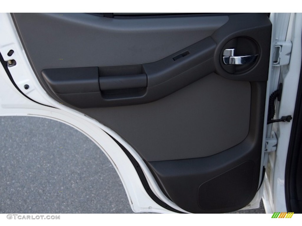 2012 Xterra X - Avalanche White / Gray photo #21