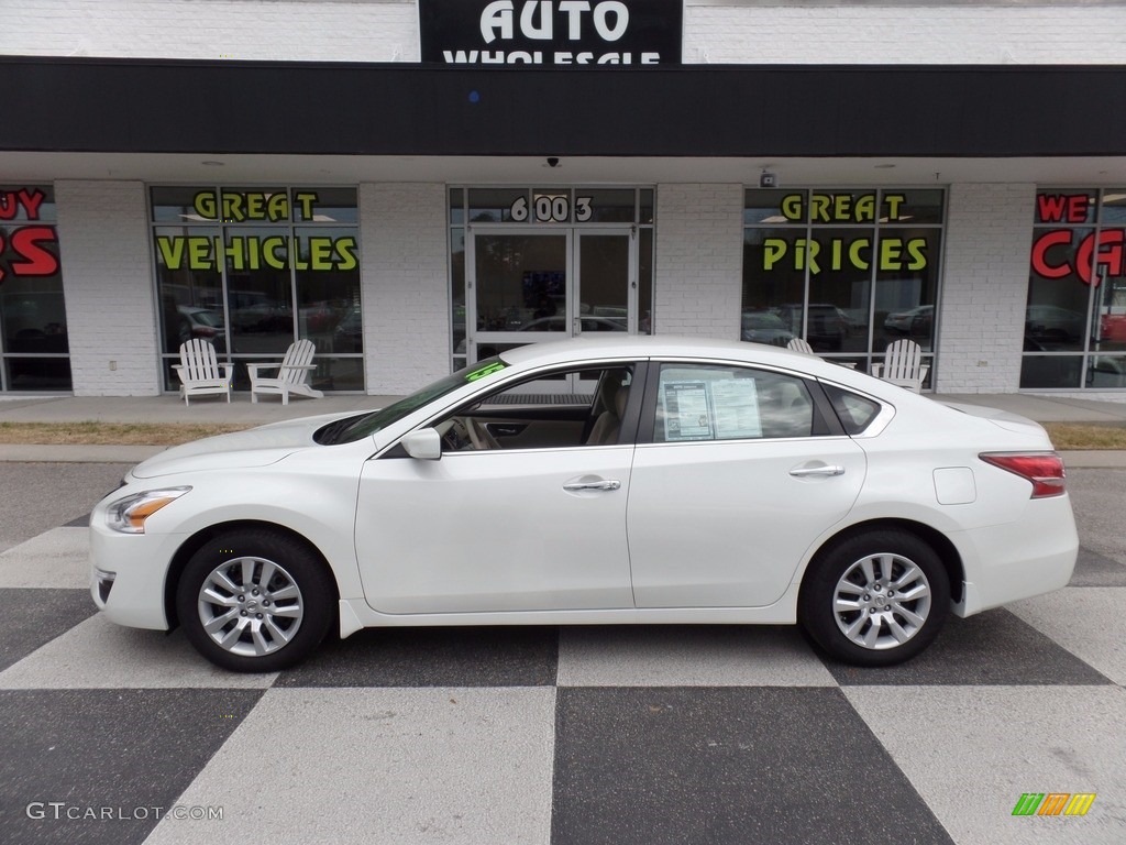 2015 Altima 2.5 S - Pearl White / Charcoal photo #1