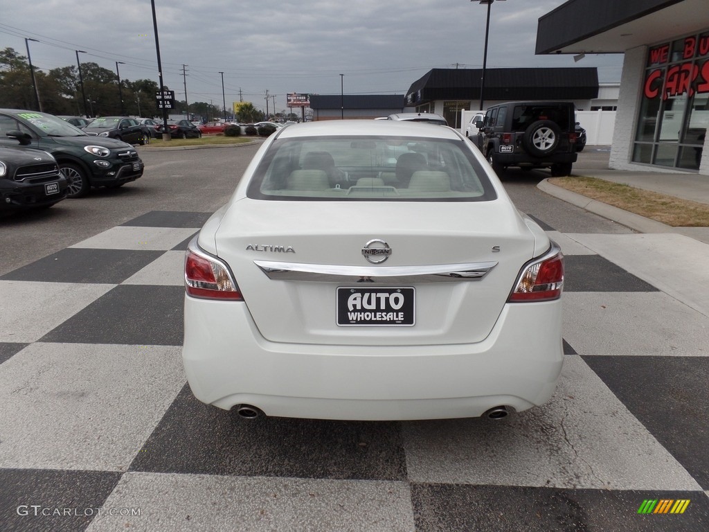 2015 Altima 2.5 S - Pearl White / Charcoal photo #4
