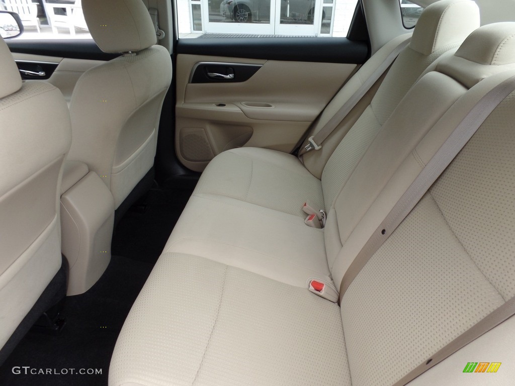 2015 Altima 2.5 S - Pearl White / Charcoal photo #12