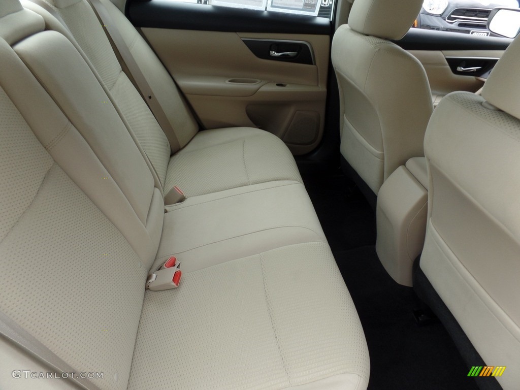 2015 Altima 2.5 S - Pearl White / Charcoal photo #14
