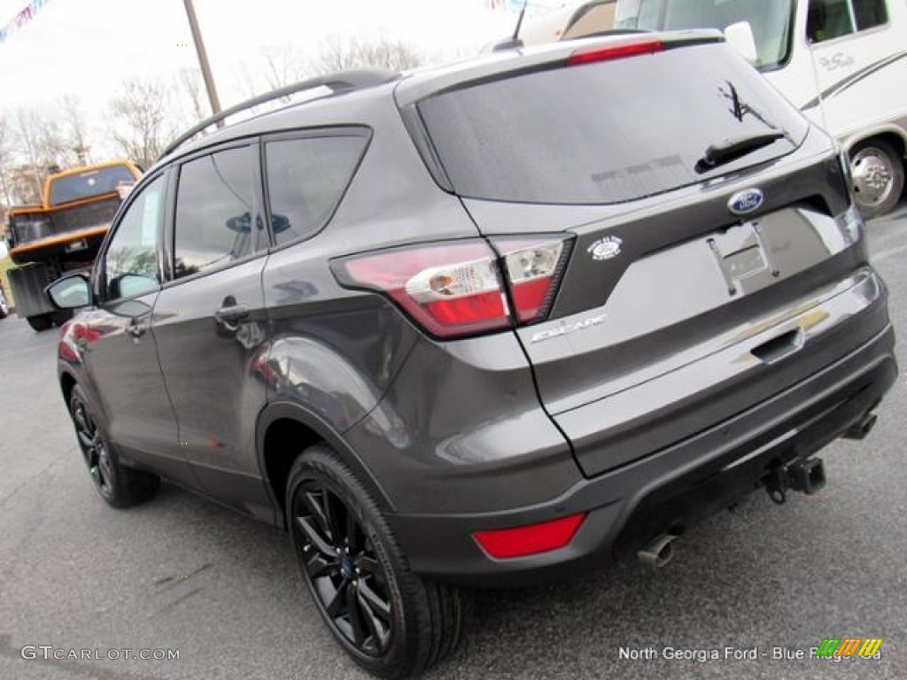 2017 Escape SE 4WD - Magnetic / Charcoal Black photo #36