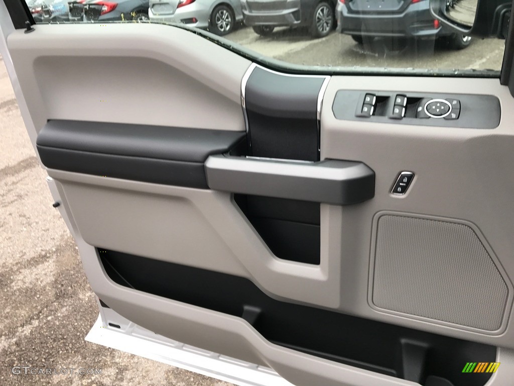 2017 Ford F250 Super Duty XLT SuperCab 4x4 Medium Earth Gray Door Panel Photo #118198178