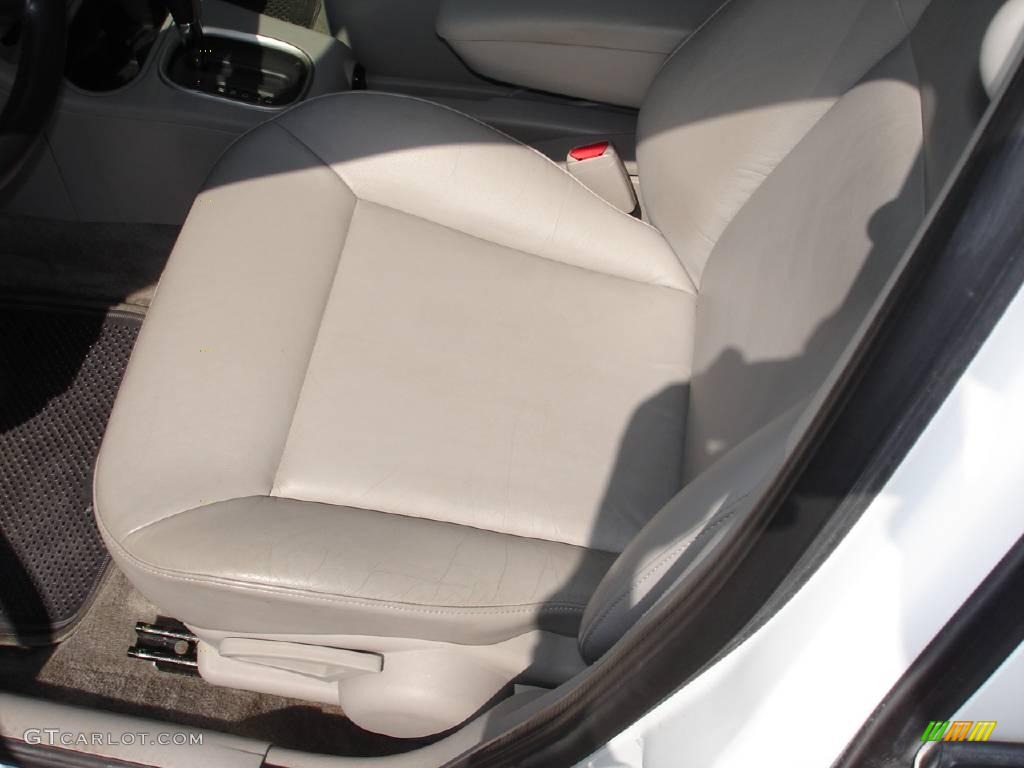 2005 Cobalt LS Sedan - Summit White / Gray photo #8