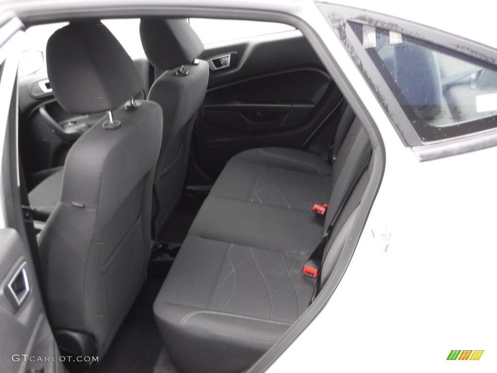 2015 Fiesta SE Sedan - Oxford White / Charcoal Black photo #21