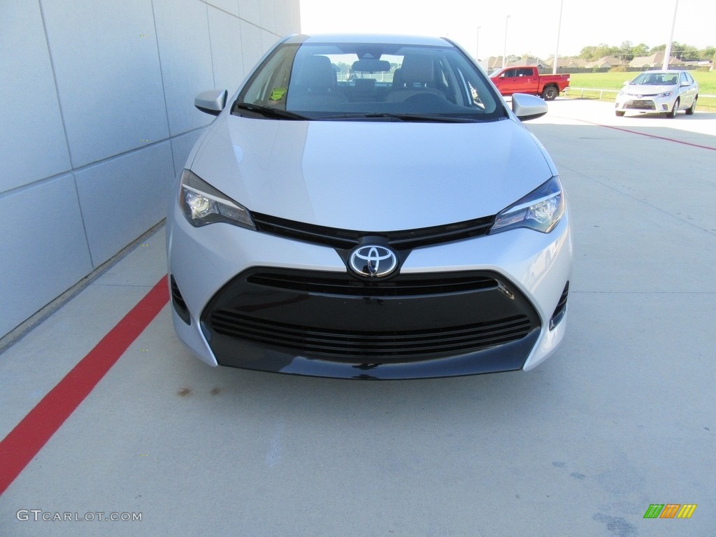 2017 Corolla LE - Classic Silver Metalic / Ash Gray photo #8