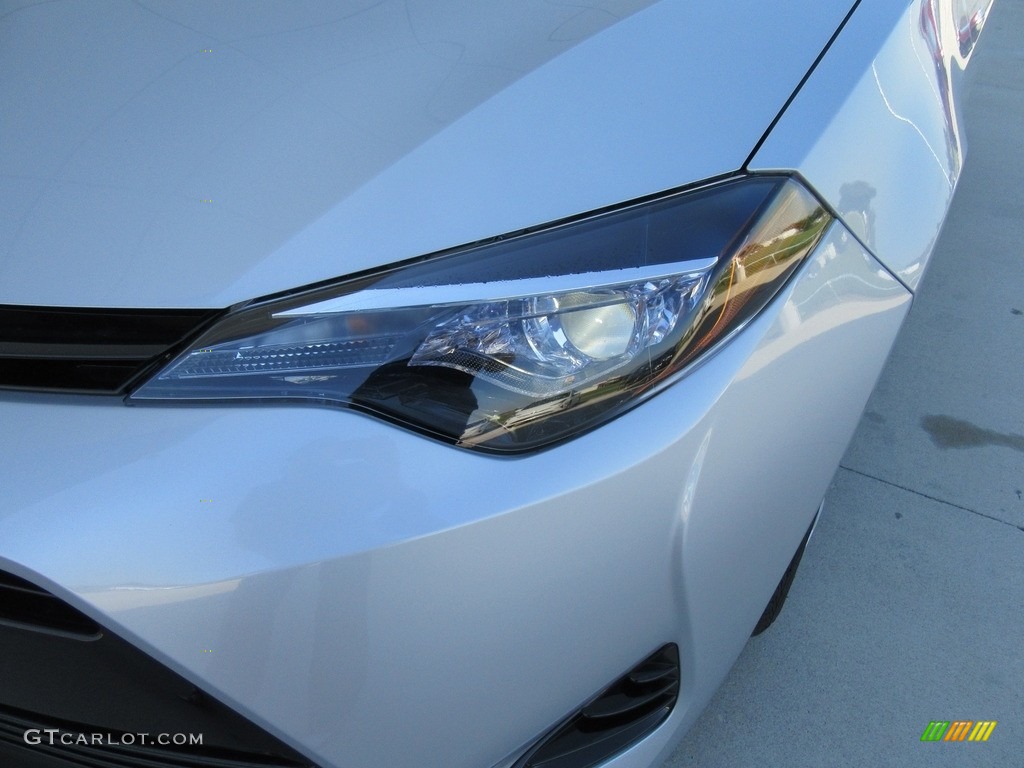 2017 Corolla LE - Classic Silver Metalic / Ash Gray photo #9