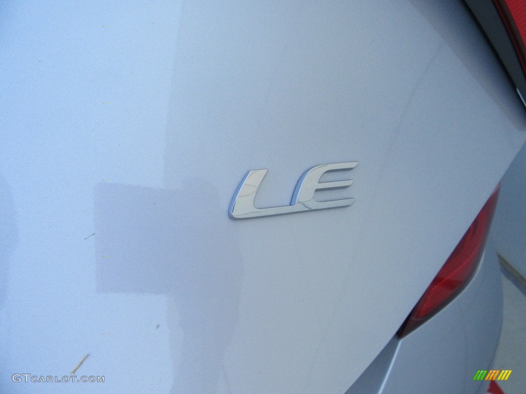 2017 Corolla LE - Classic Silver Metalic / Ash Gray photo #15
