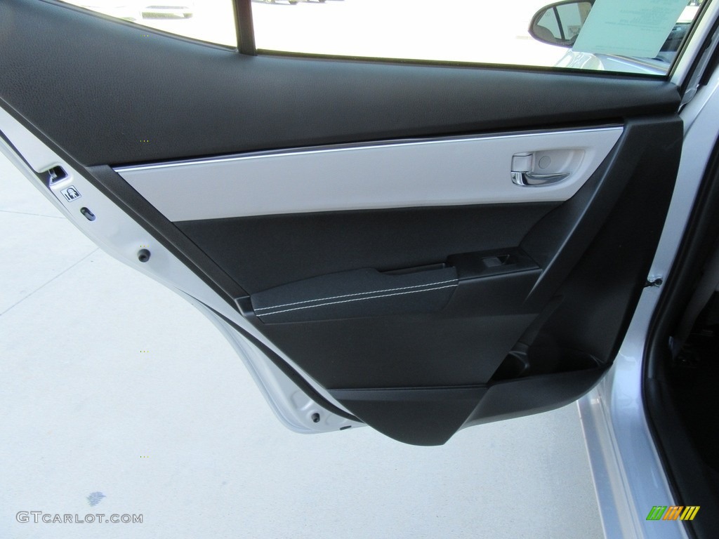 2017 Corolla LE - Classic Silver Metalic / Ash Gray photo #18