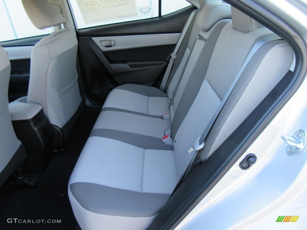 2017 Corolla LE - Classic Silver Metalic / Ash Gray photo #19