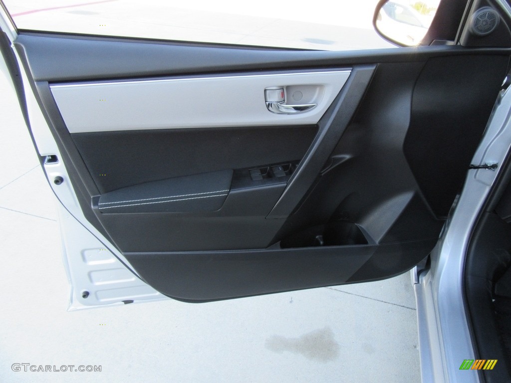 2017 Corolla LE - Classic Silver Metalic / Ash Gray photo #20