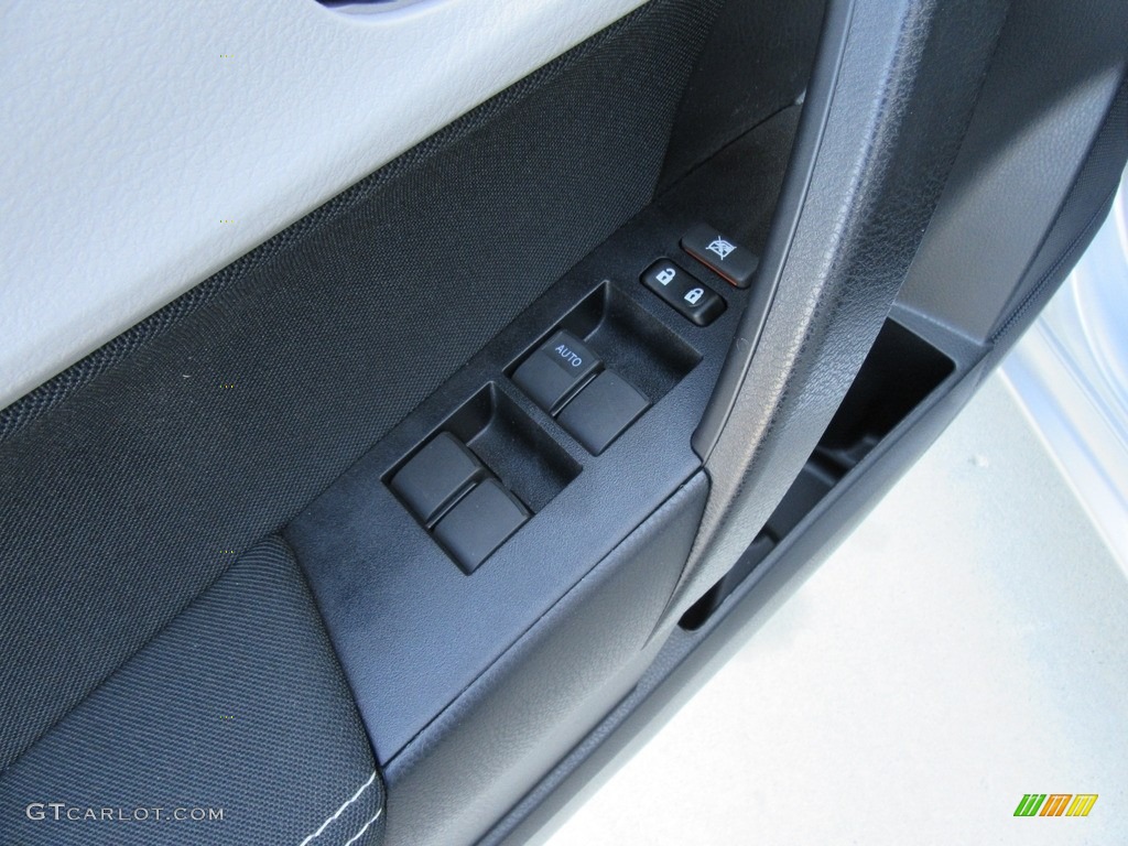 2017 Corolla LE - Classic Silver Metalic / Ash Gray photo #21