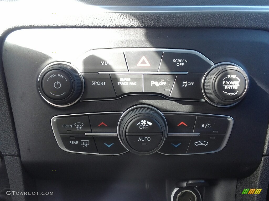 2017 Dodge Charger R/T Scat Pack Controls Photo #118212518