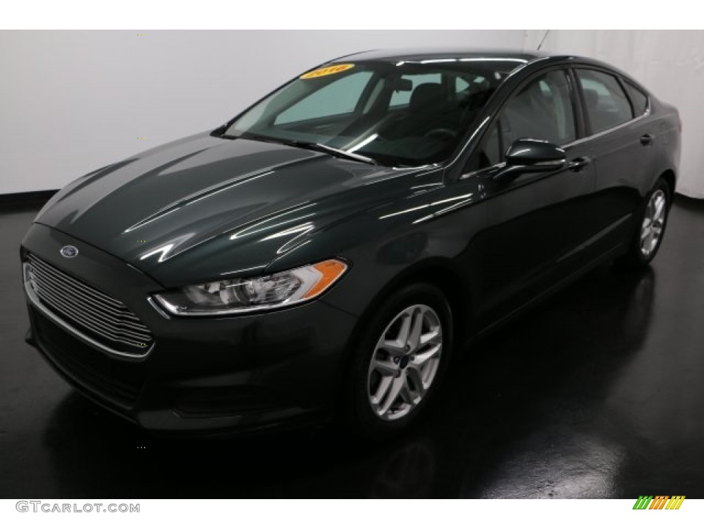 2016 Fusion SE - Guard Metallic / Charcoal Black photo #22