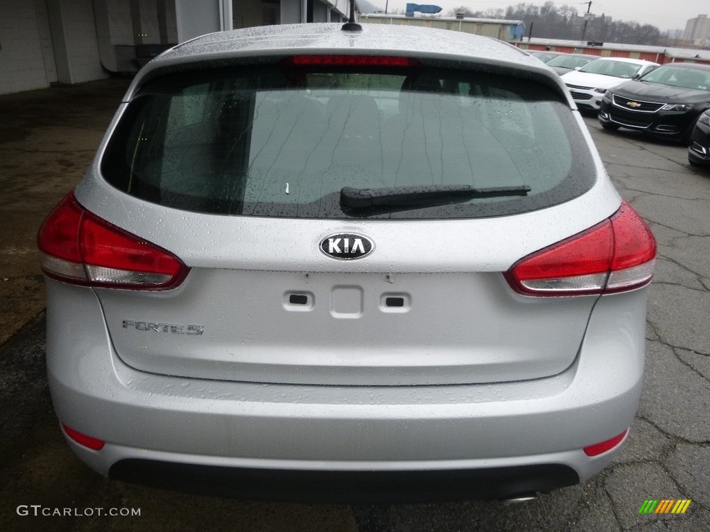 2017 Forte5 LX - Silky Silver / Black photo #4