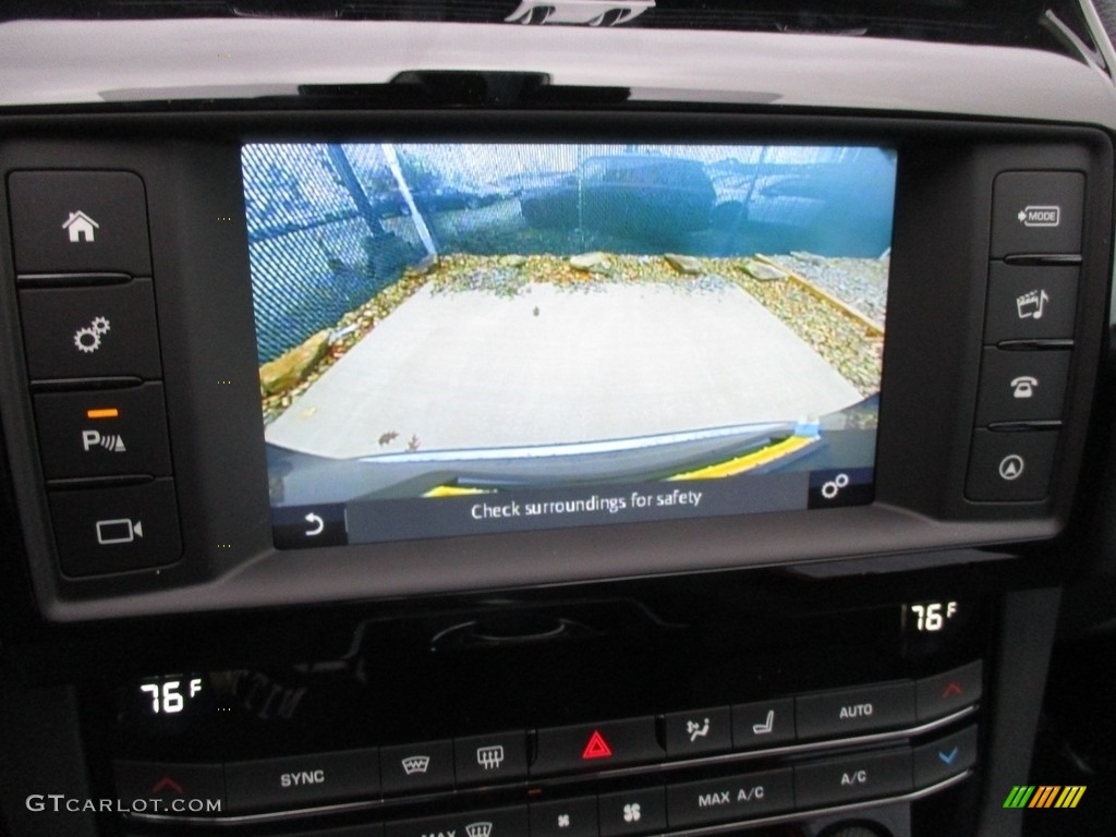 2017 Jaguar F-PACE 20d AWD Premium Controls Photo #118227614