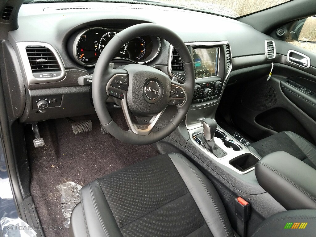 2017 Grand Cherokee Laredo 4x4 - Diamond Black Crystal Pearl / Black photo #9