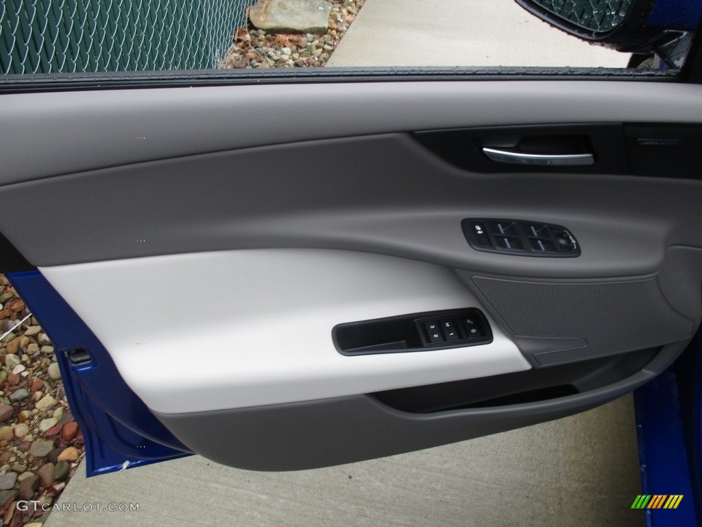 2017 Jaguar XE 35t Premium AWD Door Panel Photos