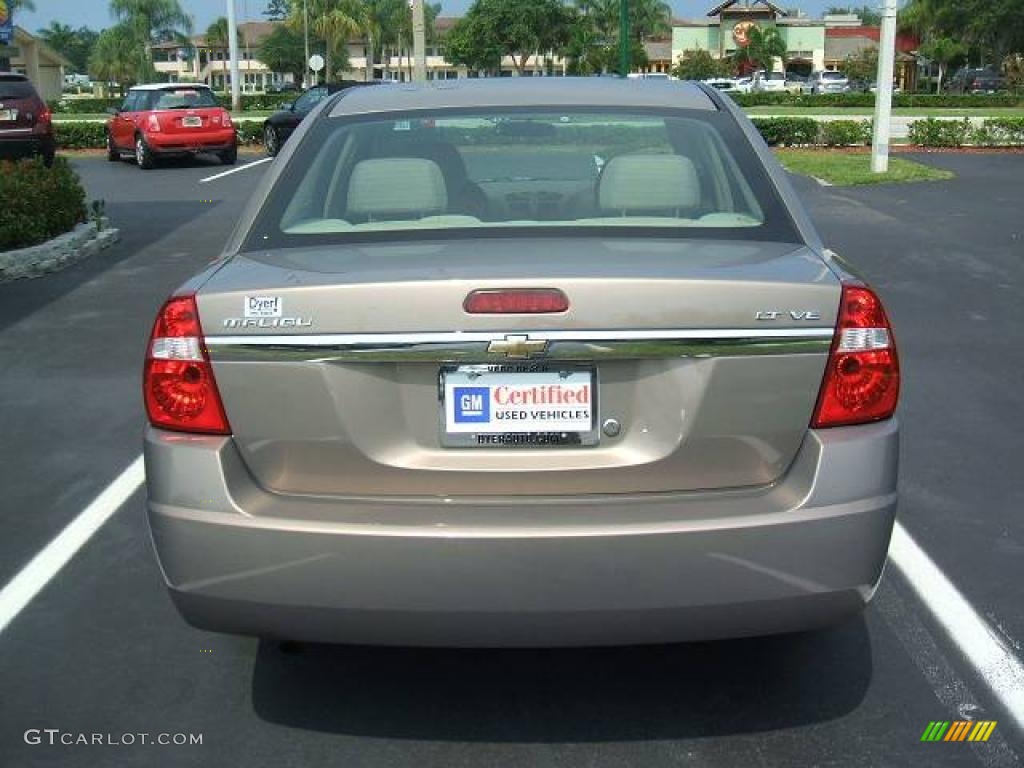 2008 Malibu Classic LT Sedan - Amber Bronze Metallic / Cashmere Beige photo #5