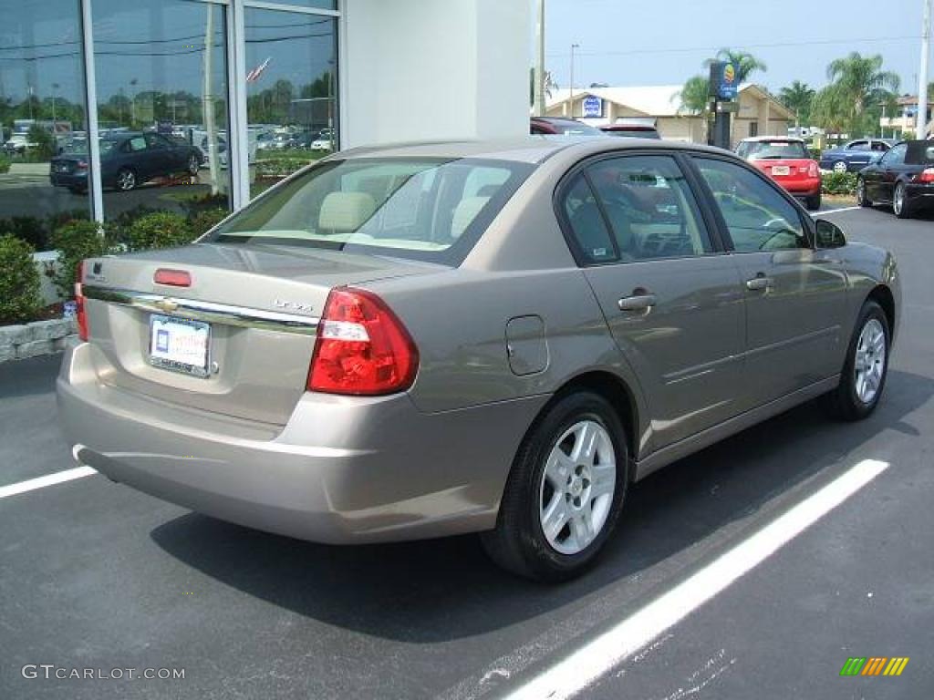 2008 Malibu Classic LT Sedan - Amber Bronze Metallic / Cashmere Beige photo #6