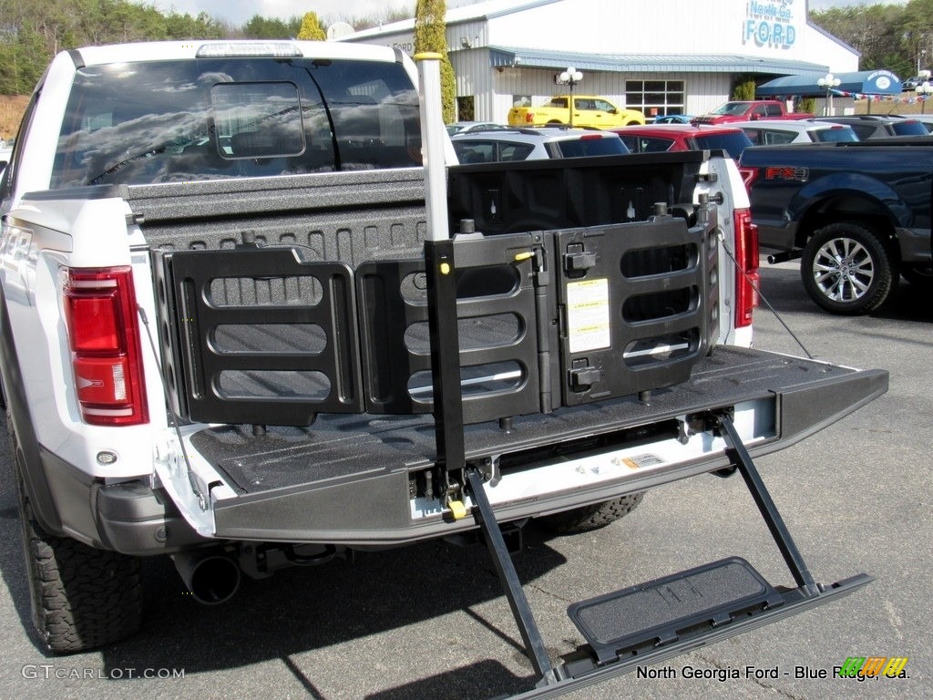 2017 F150 SVT Raptor SuperCrew 4x4 - Oxford White / Raptor Black/Orange Accent photo #18