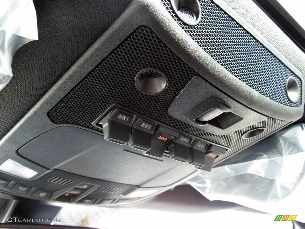 2017 Ford F150 SVT Raptor SuperCrew 4x4 Controls Photo #118235531