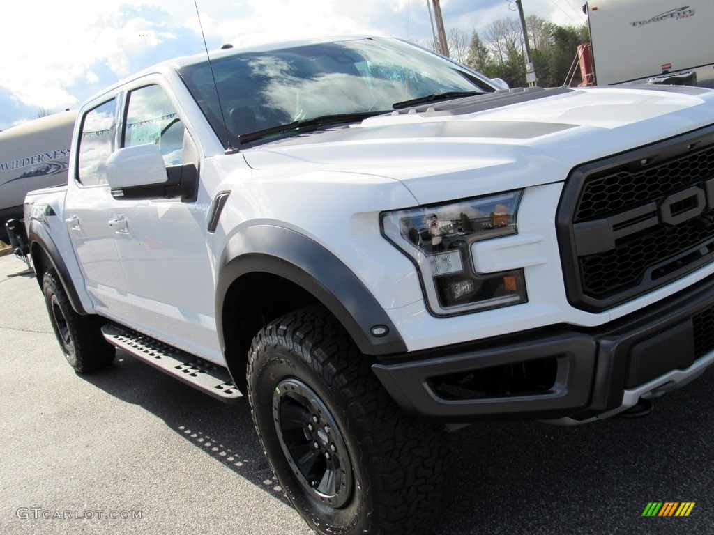 2017 F150 SVT Raptor SuperCrew 4x4 - Oxford White / Raptor Black/Orange Accent photo #43