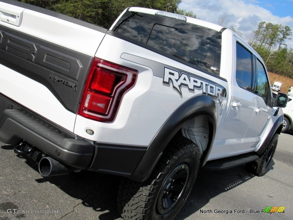 2017 F150 SVT Raptor SuperCrew 4x4 - Oxford White / Raptor Black/Orange Accent photo #44
