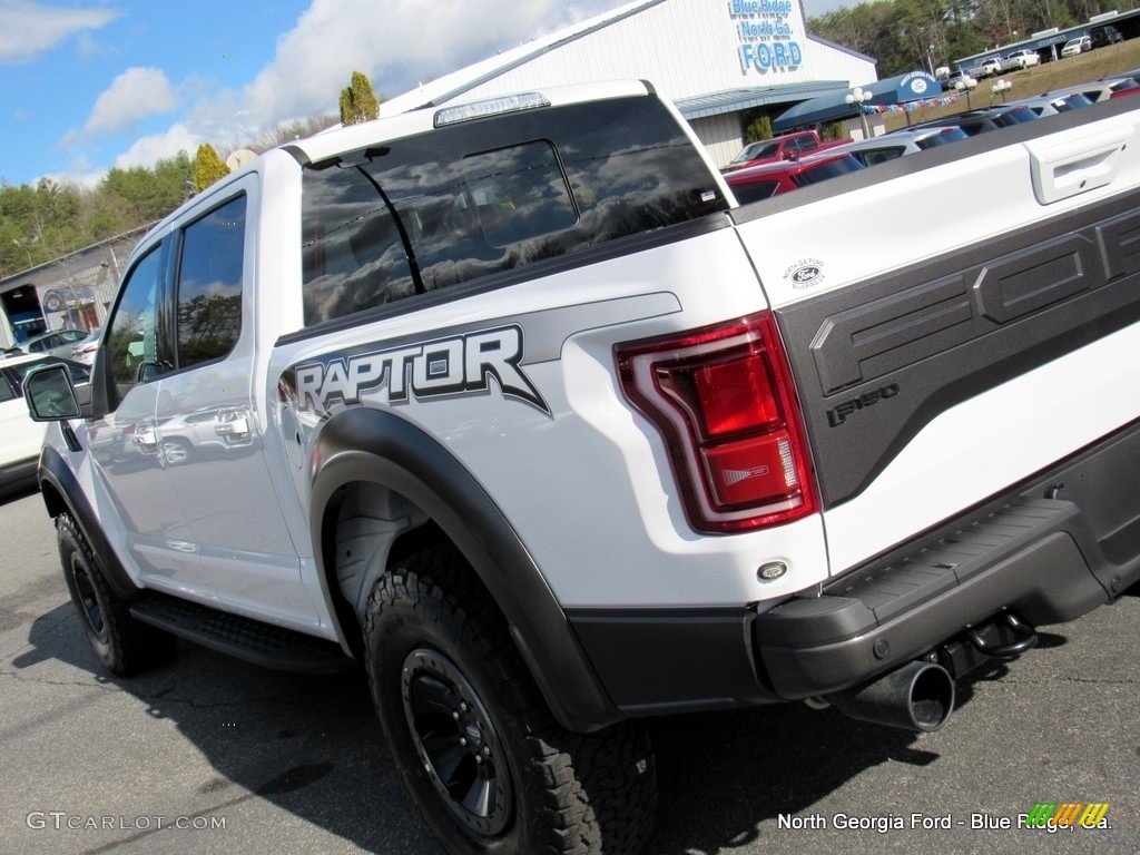 2017 F150 SVT Raptor SuperCrew 4x4 - Oxford White / Raptor Black/Orange Accent photo #45