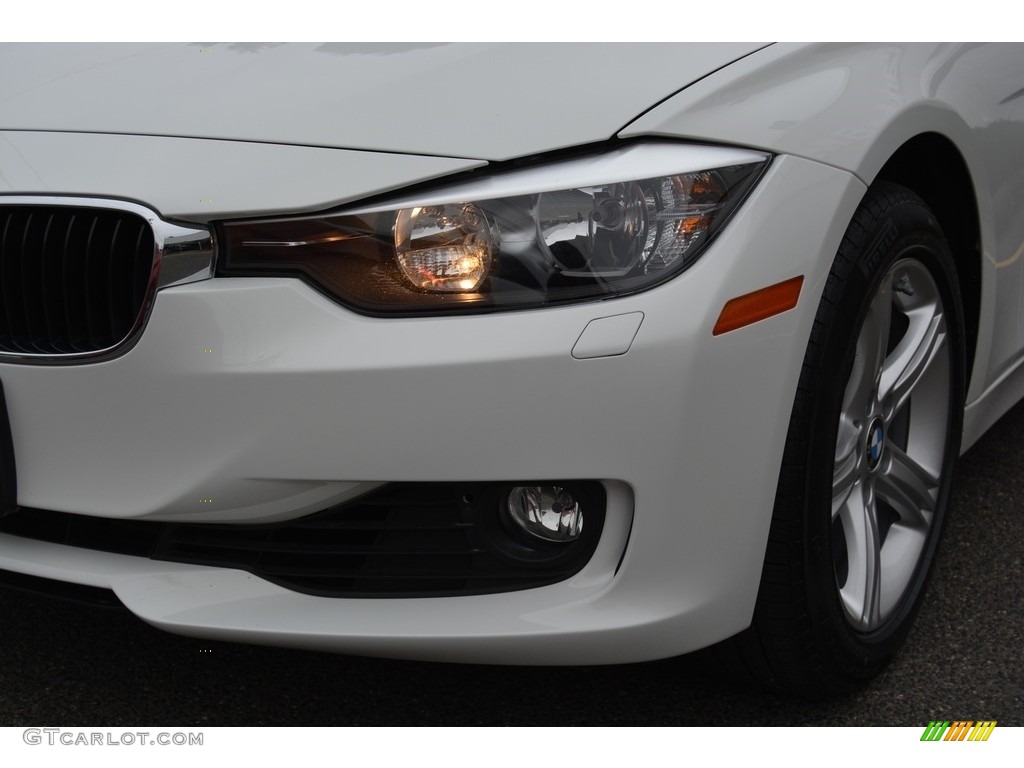 2014 3 Series 328i xDrive Sedan - Alpine White / Black photo #31