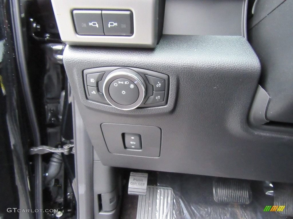 2017 F150 Platinum SuperCrew 4x4 - Shadow Black / Black photo #35