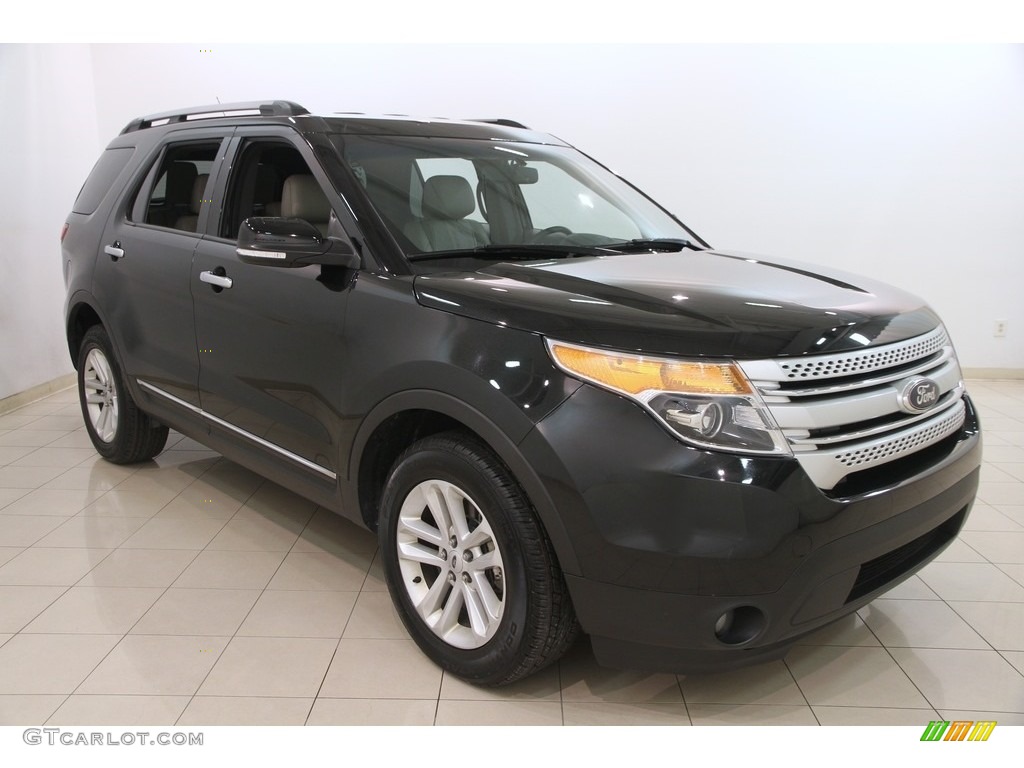 Tuxedo Black Ford Explorer