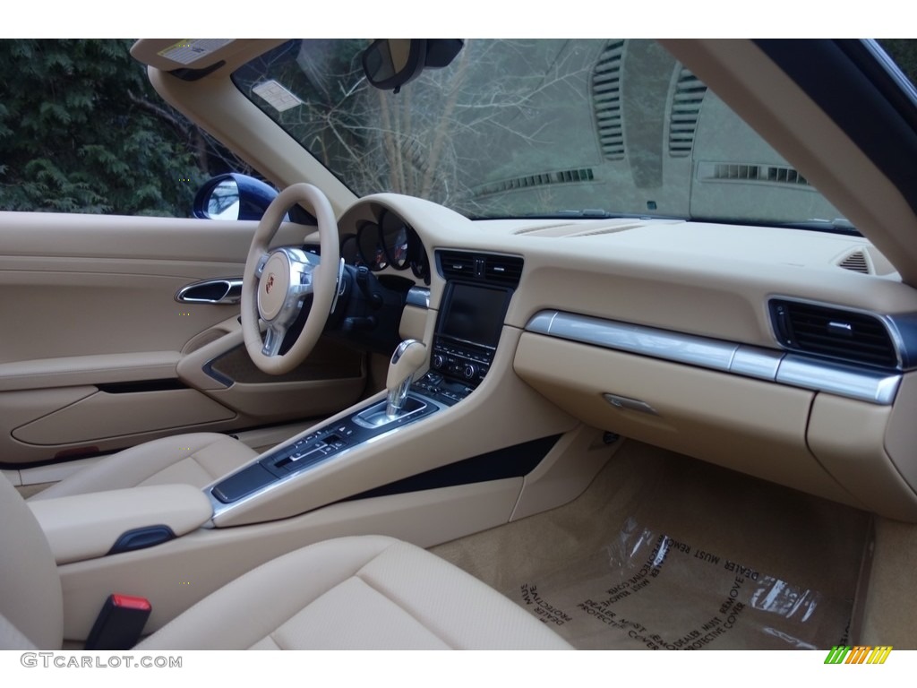 2015 Porsche 911 Targa 4S Luxor Beige Dashboard Photo #118245366