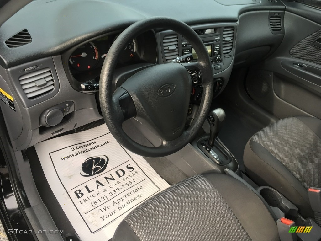 2009 Rio Rio5 LX Hatchback - Midnight Black / Gray photo #8