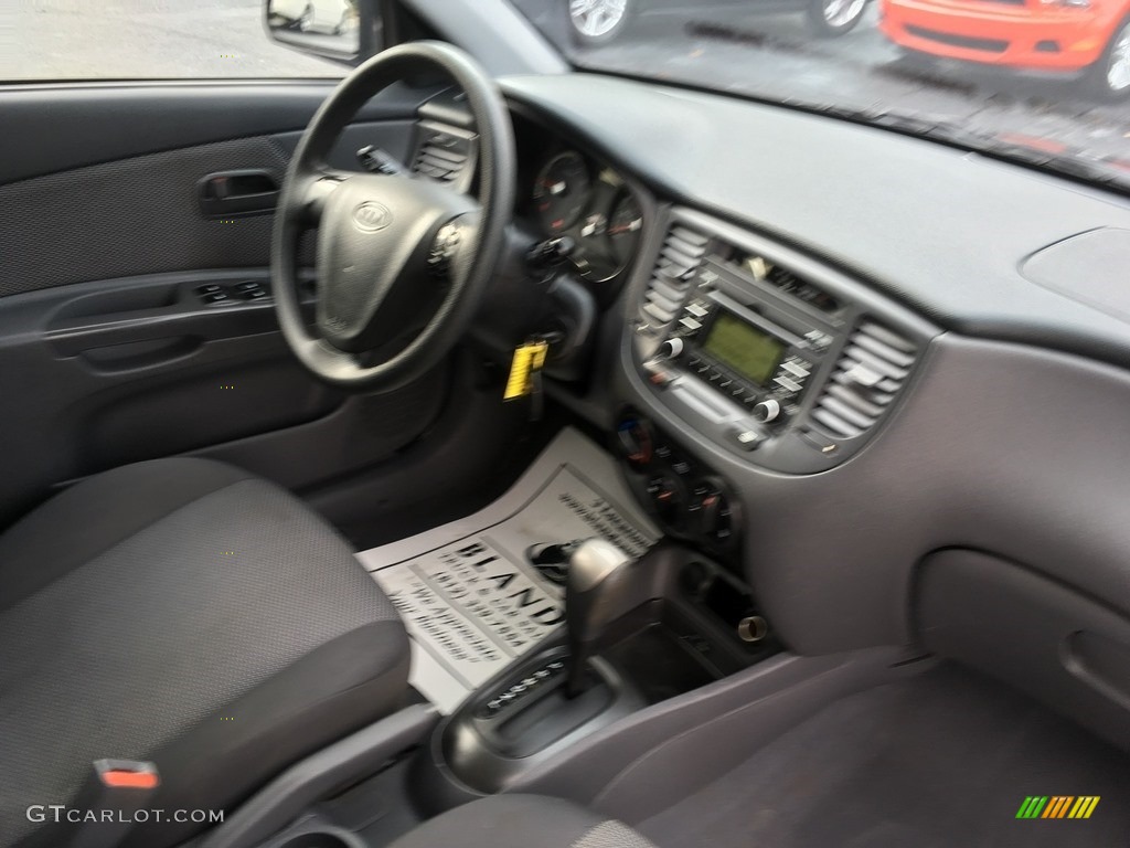 2009 Rio Rio5 LX Hatchback - Midnight Black / Gray photo #12