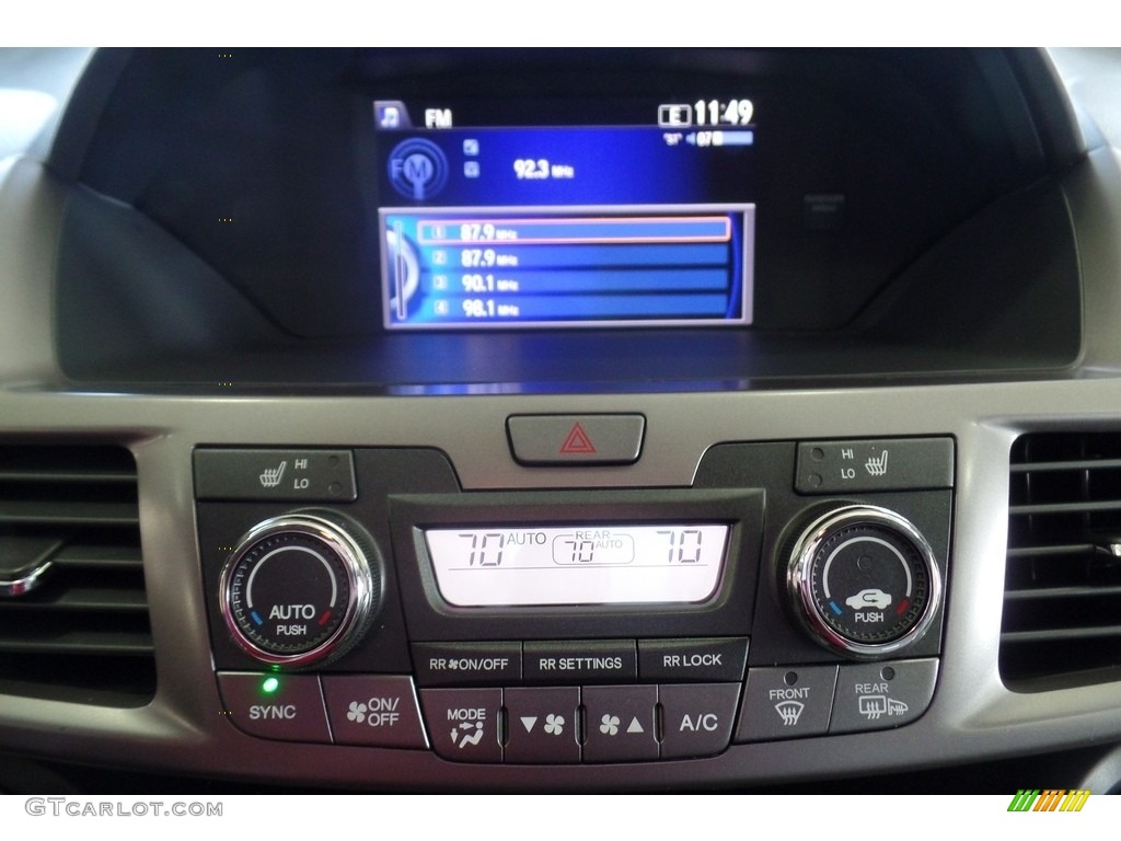 2017 Honda Odyssey EX-L Controls Photo #118252848