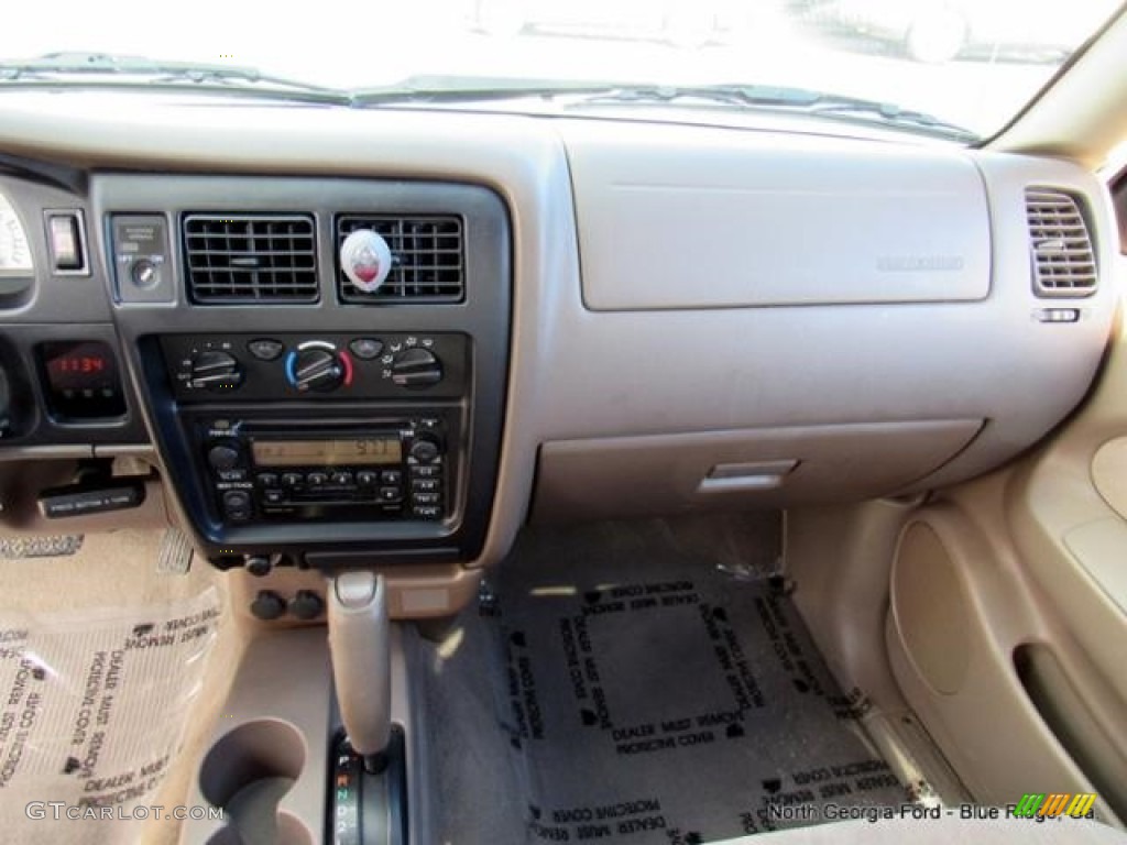 2004 Tacoma V6 PreRunner Xtracab - Mystic Gold Metallic / Oak photo #16