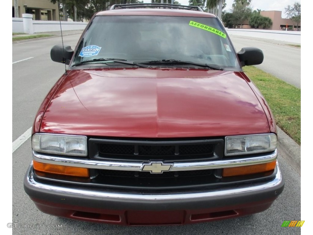 2000 Blazer LS - Majestic Red Metallic / Medium Gray photo #8