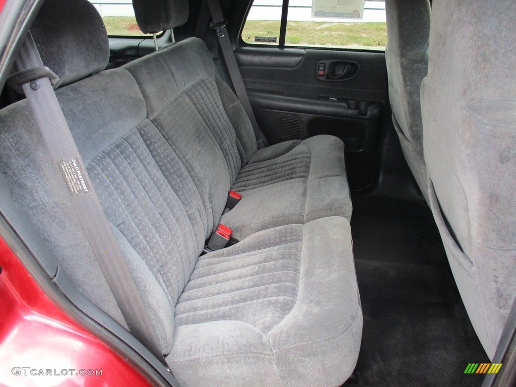 2000 Blazer LS - Majestic Red Metallic / Medium Gray photo #16