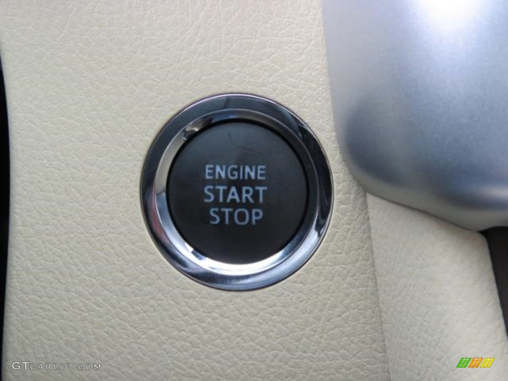 2017 Toyota Highlander Limited Controls Photo #118259426