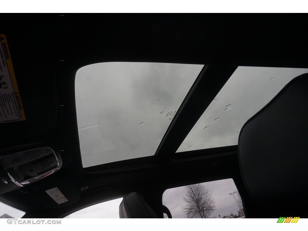 2017 Grand Cherokee Overland - Diamond Black Crystal Pearl / Black photo #8