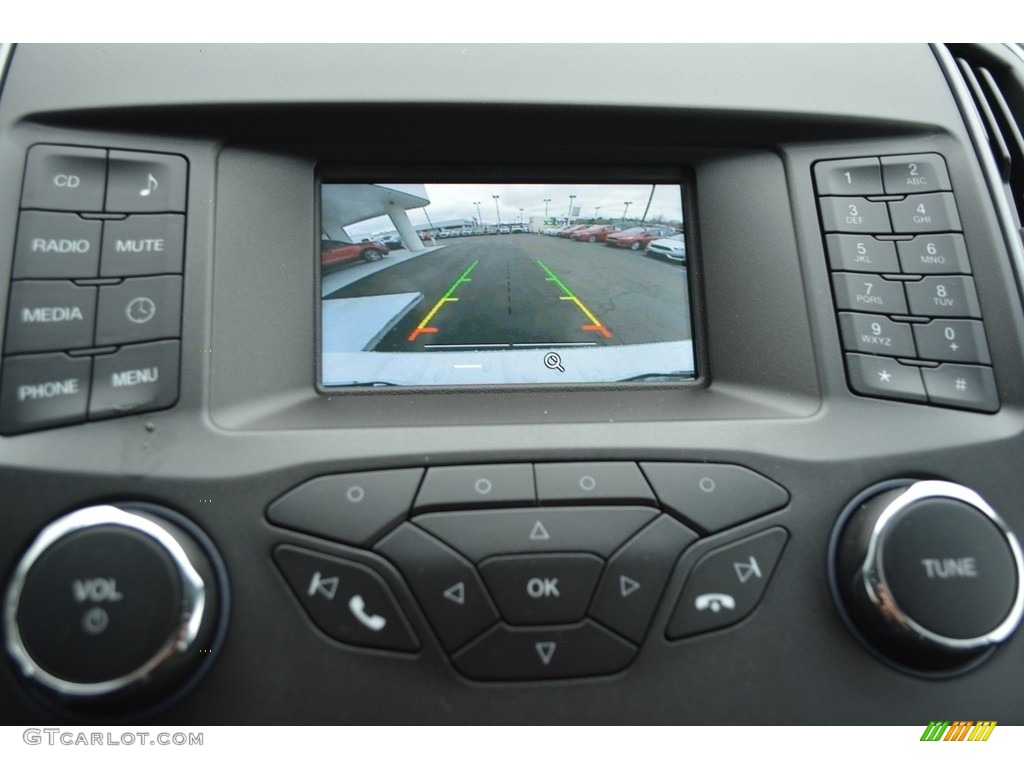 2017 Ford Edge SE Controls Photo #118266112