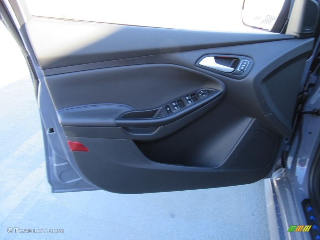 2017 Ford Focus RS Hatch Charcoal Black Recaro Leather Door Panel Photo #118270290