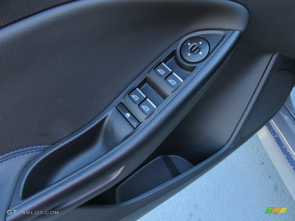2017 Ford Focus RS Hatch Controls Photo #118270320