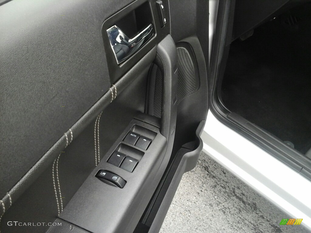 2011 Focus SEL Sedan - Ingot Silver Metallic / Charcoal Black photo #21