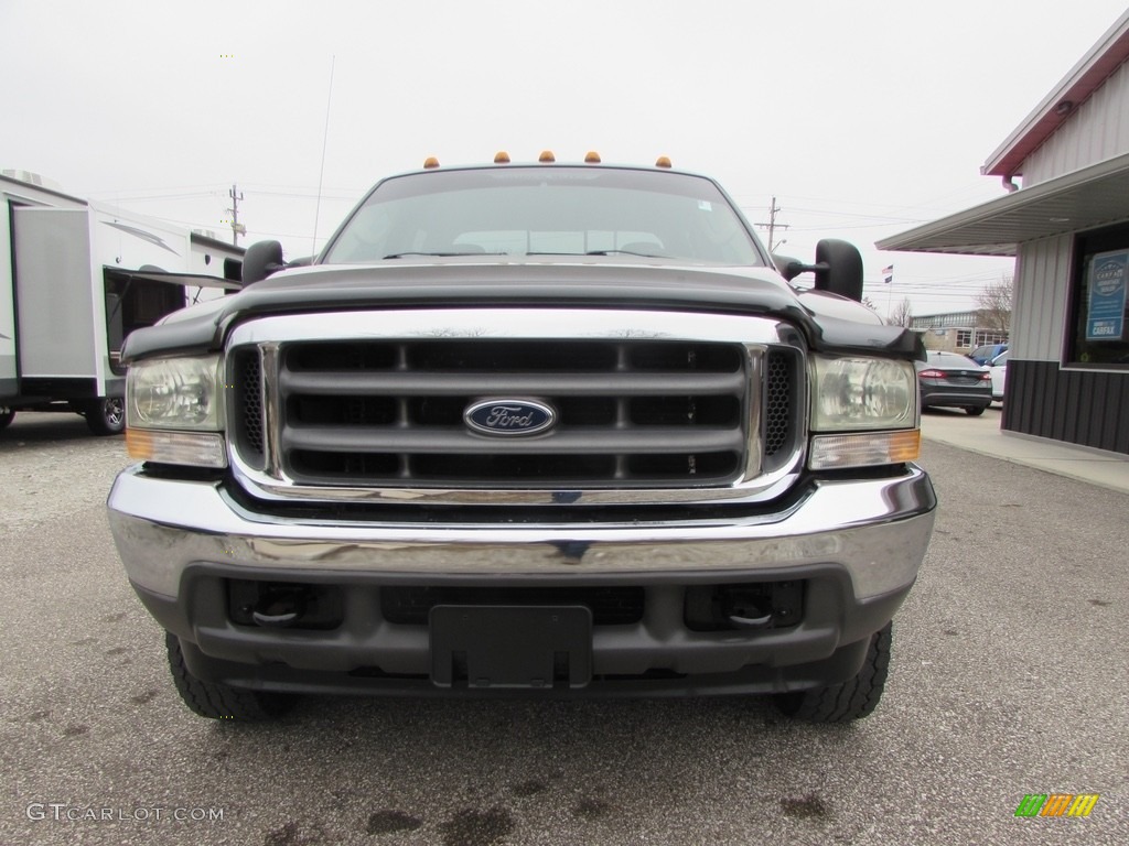 2004 F250 Super Duty XLT Crew Cab 4x4 - Arizona Beige Metallic / Medium Parchment photo #3