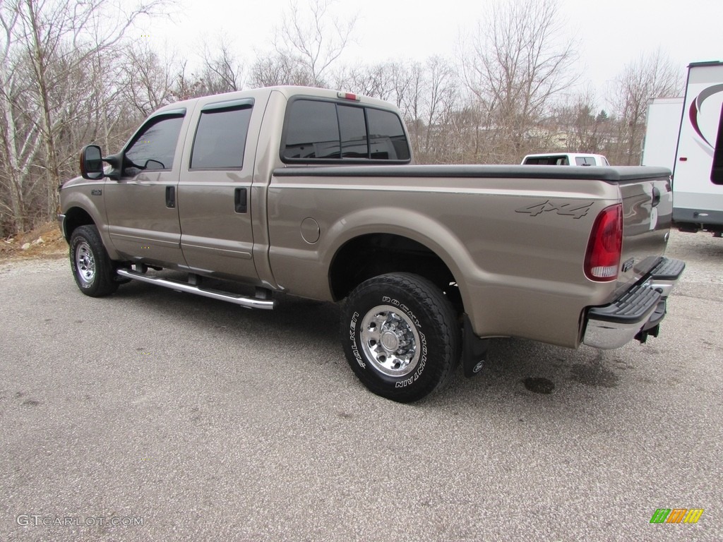 2004 F250 Super Duty XLT Crew Cab 4x4 - Arizona Beige Metallic / Medium Parchment photo #5